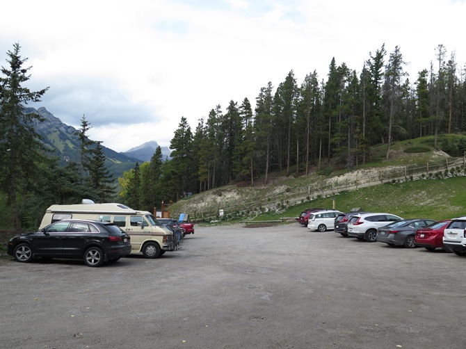 Tunnel Mountain Hike