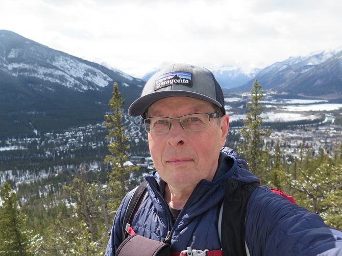 Tunnel Mountain Hike